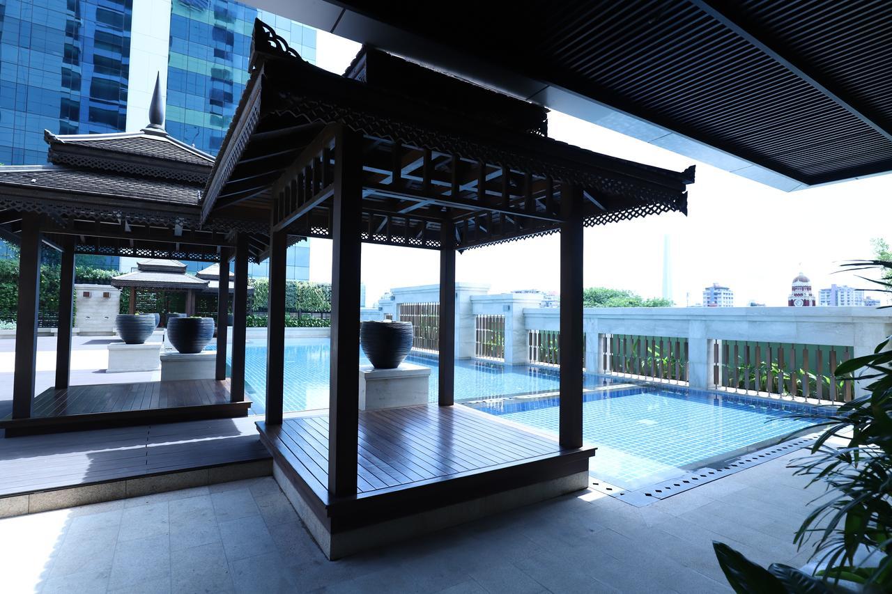 Pullman Yangon Centrepoint Hotel Buitenkant foto