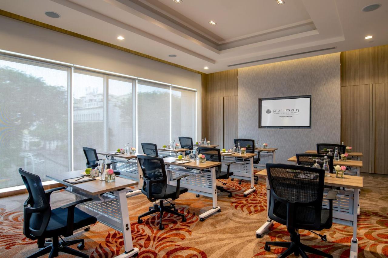 Pullman Yangon Centrepoint Hotel Buitenkant foto